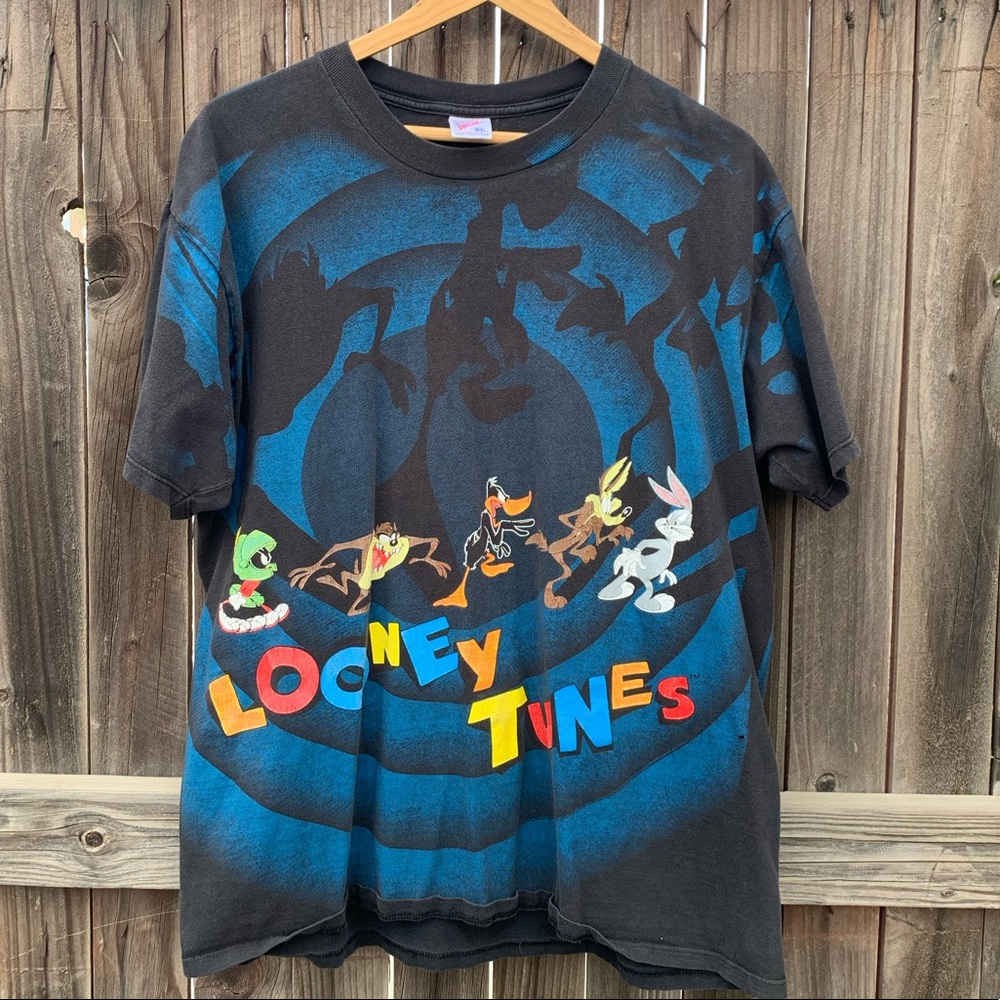VINTAGE LOONEY TUNES TEE SHIRT